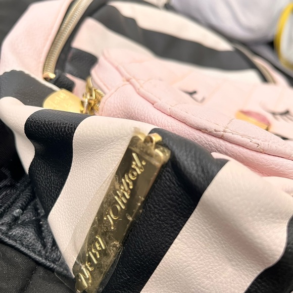 Like new Betsey Johnson Mini Kitty Face Backpack - Picture 2 of 7